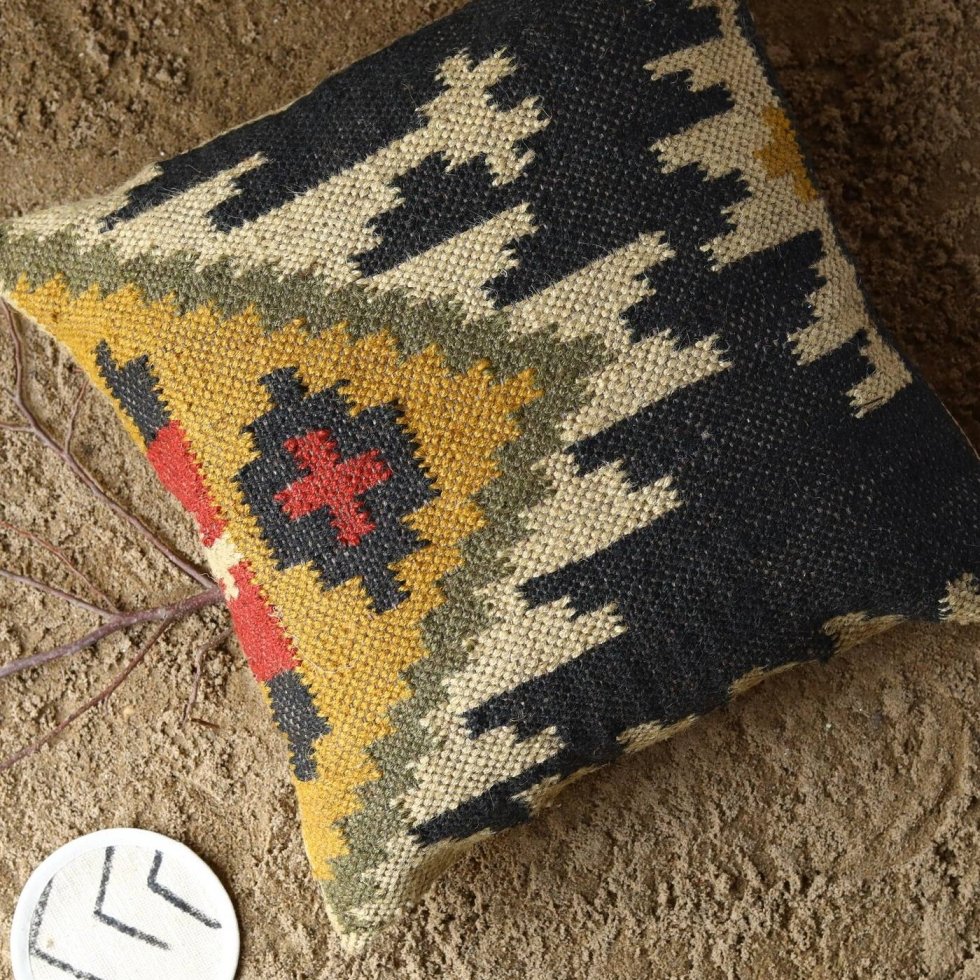 Coussin oriental noir en laine et jute – Image 2