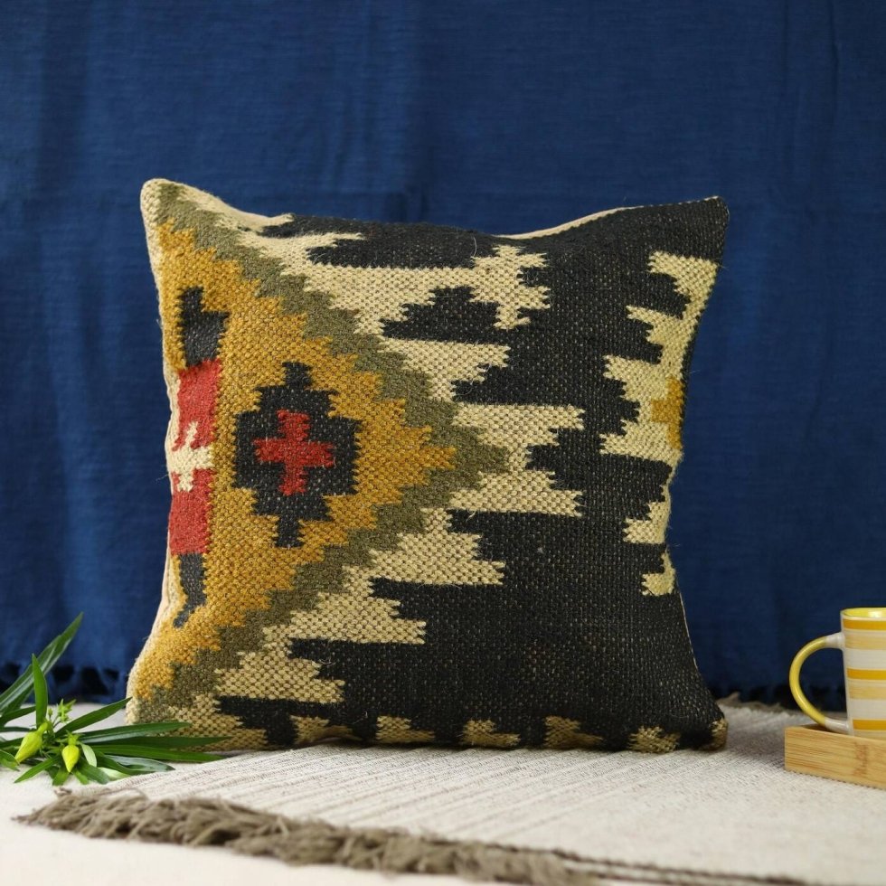 Coussin oriental noir en laine et jute – Image 3