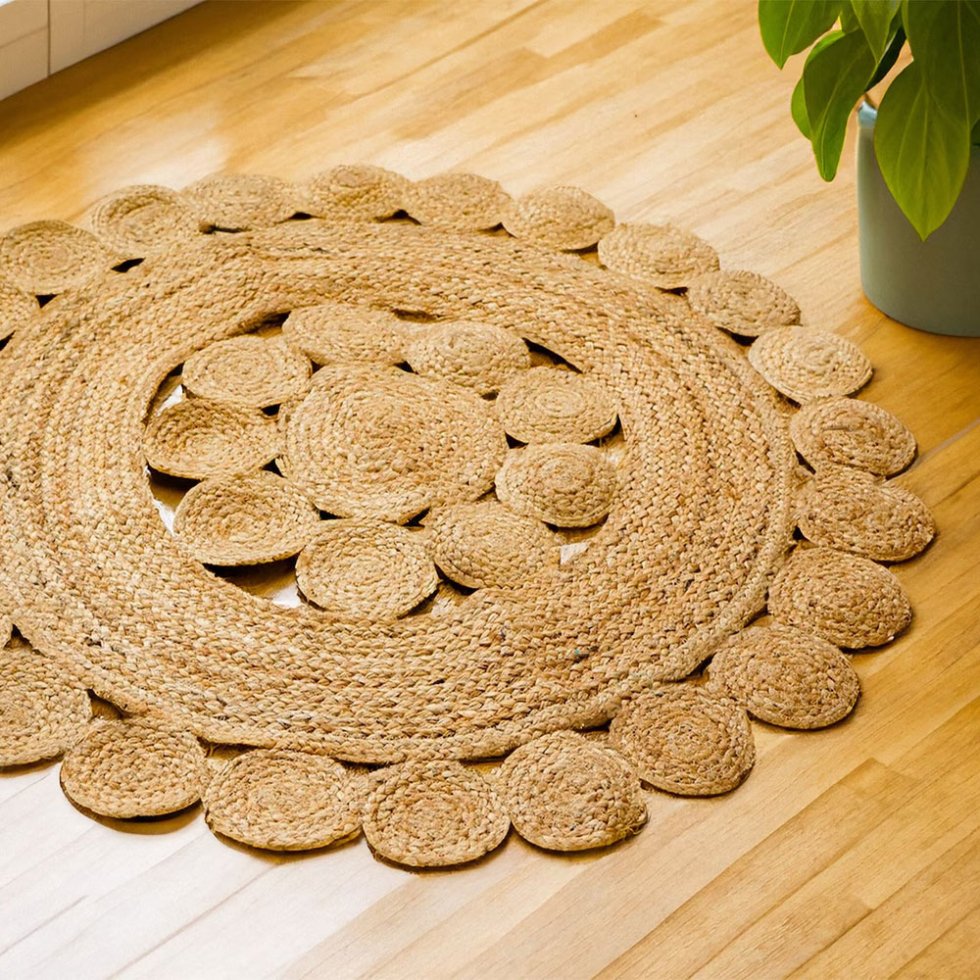 Tapis de jute tressé à fleurs rondes et découpées