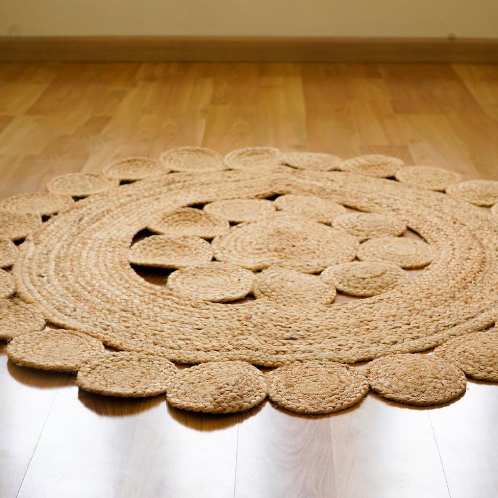 Tapis de jute tressé à fleurs rondes et découpées – Image 2