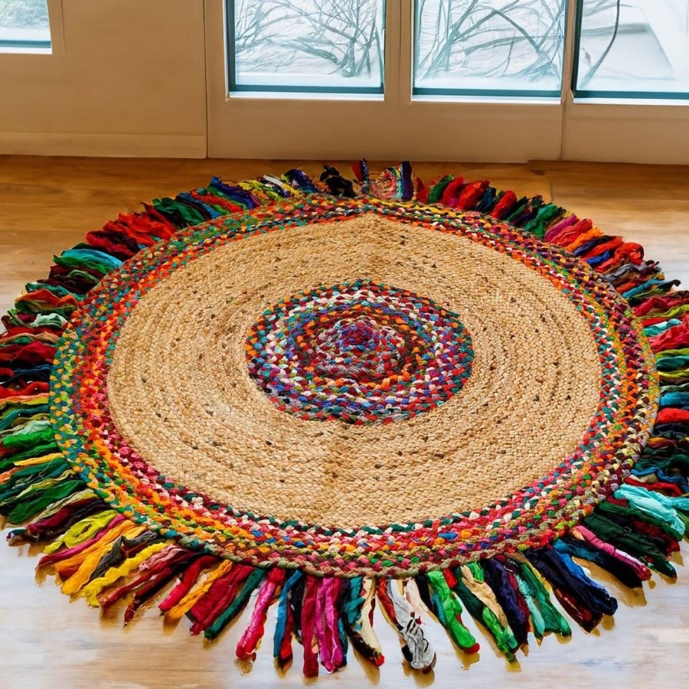 Tapis rond en coton jute avec pompons multicolores