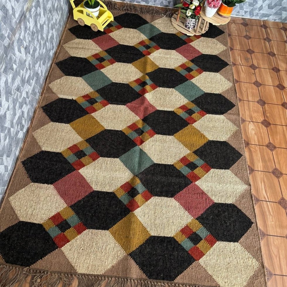 Tapis hexagonal en laine et jute