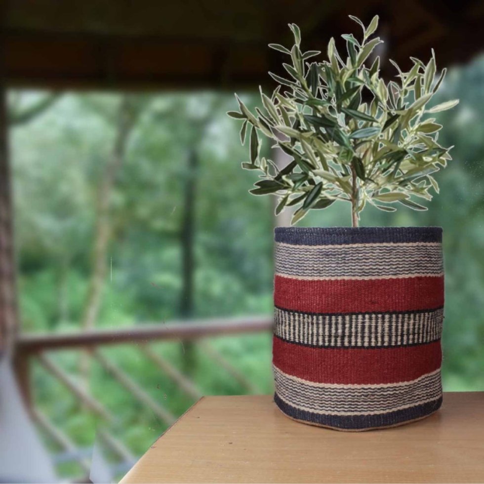 Panier en jute rouille et marine pour plantes – Image 2