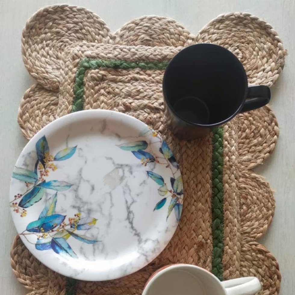 Sets de table en jute festonnés avec bordure verte – Image 4