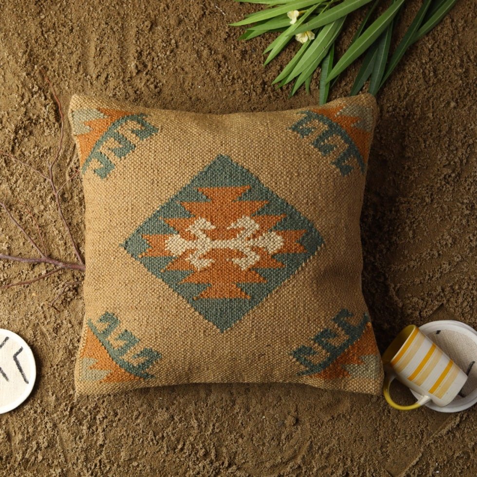Coussin en laine et jute orné Tan