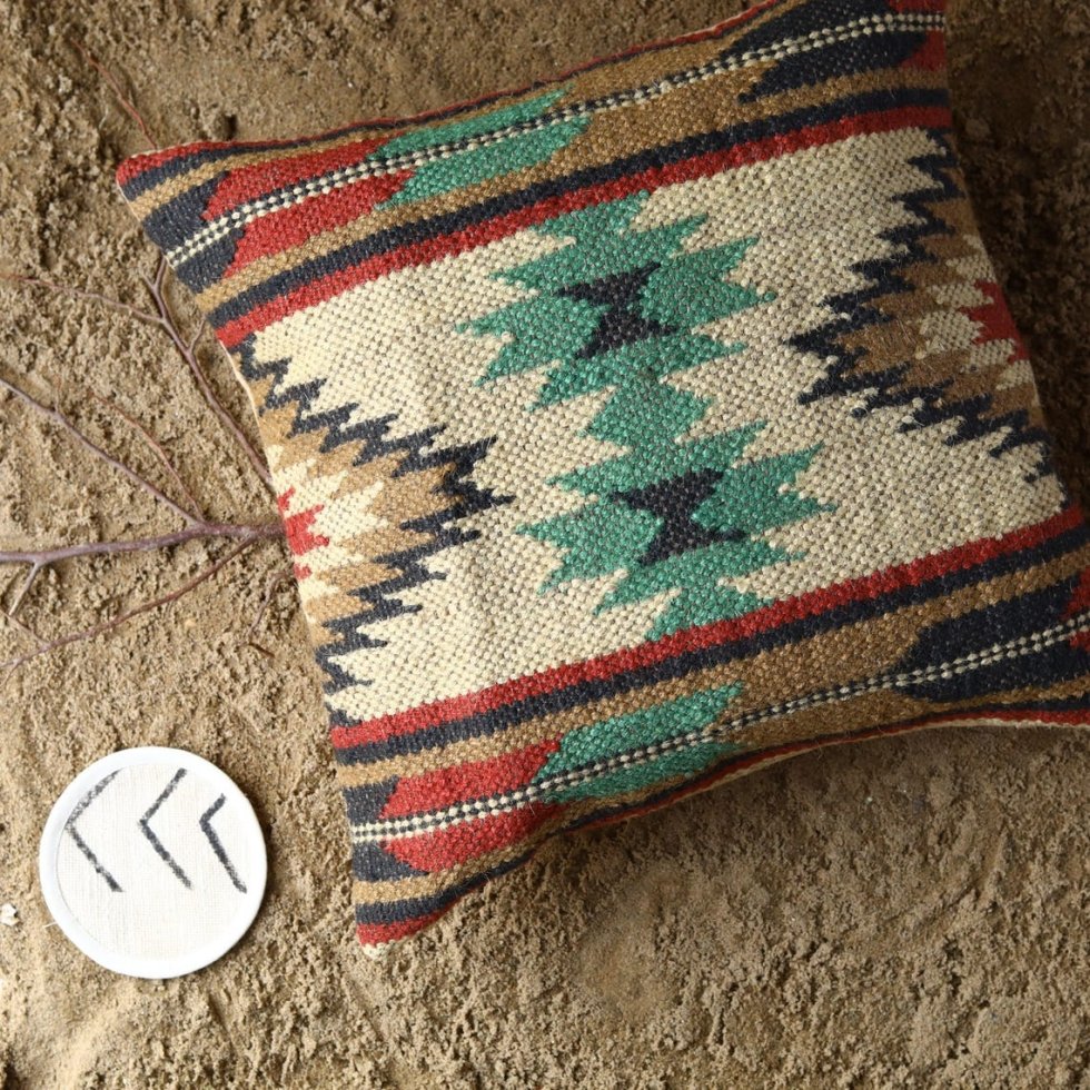 Coussin kilim vintage en laine et jute tissé à la main – Image 3