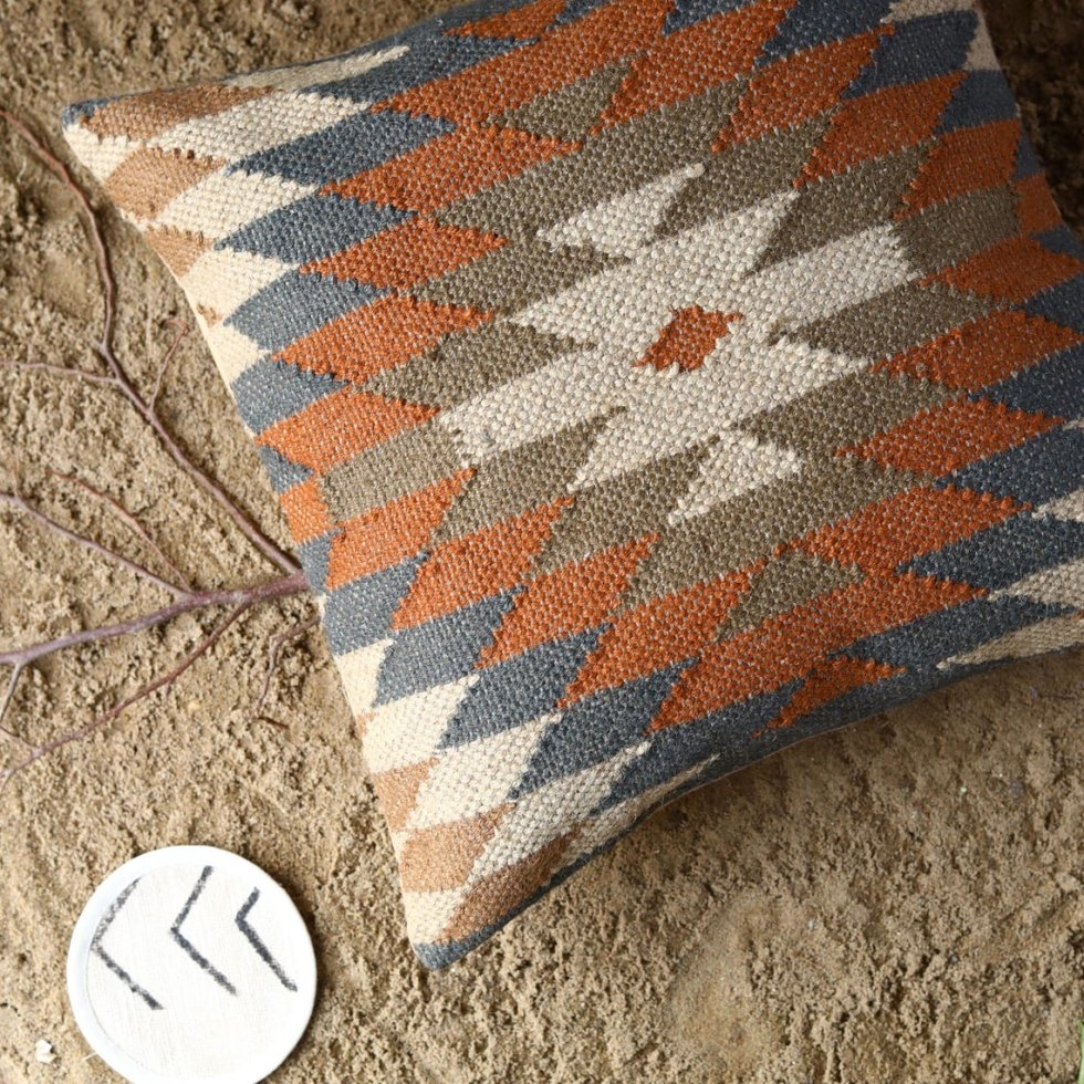 Coussin kilim vintage en laine et jute – Image 3