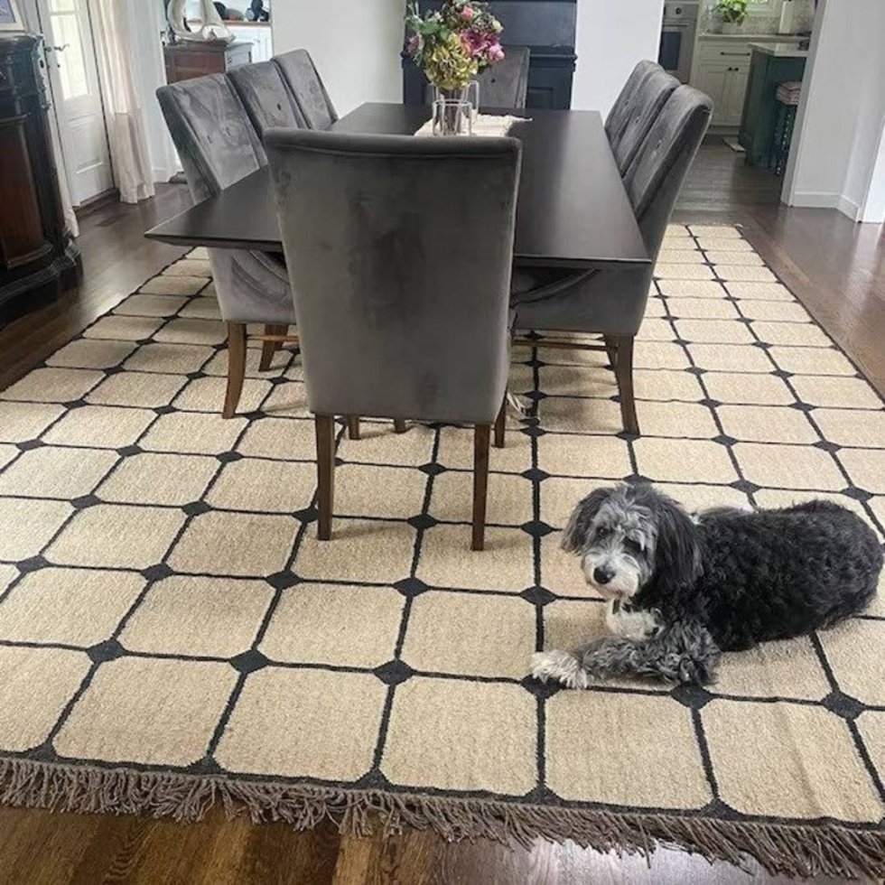 Wool and jute rug square pattern
