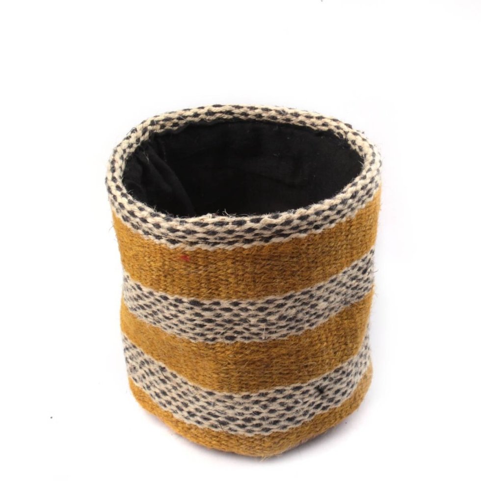 Panier en jute à rayures jaunes pour la salle de bain